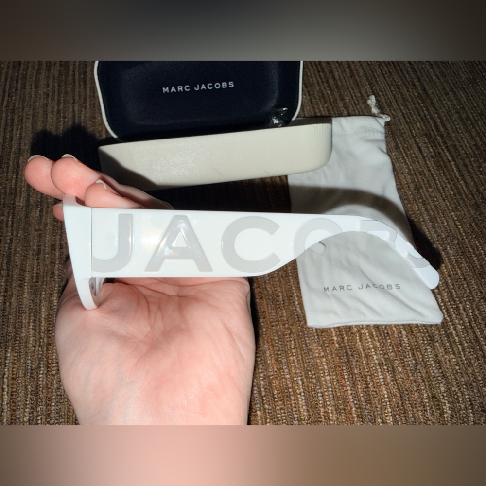 Marc Jacob’s sunglasses - Picture 4 of 7